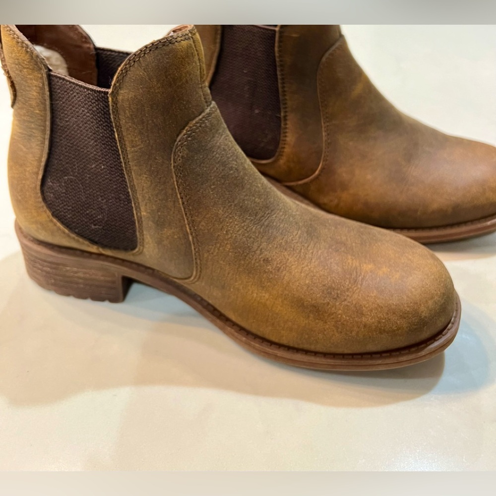 UGG Womens Bonham Brown Chelsea Leather Ankle Boot Size 7.5 or 38.5